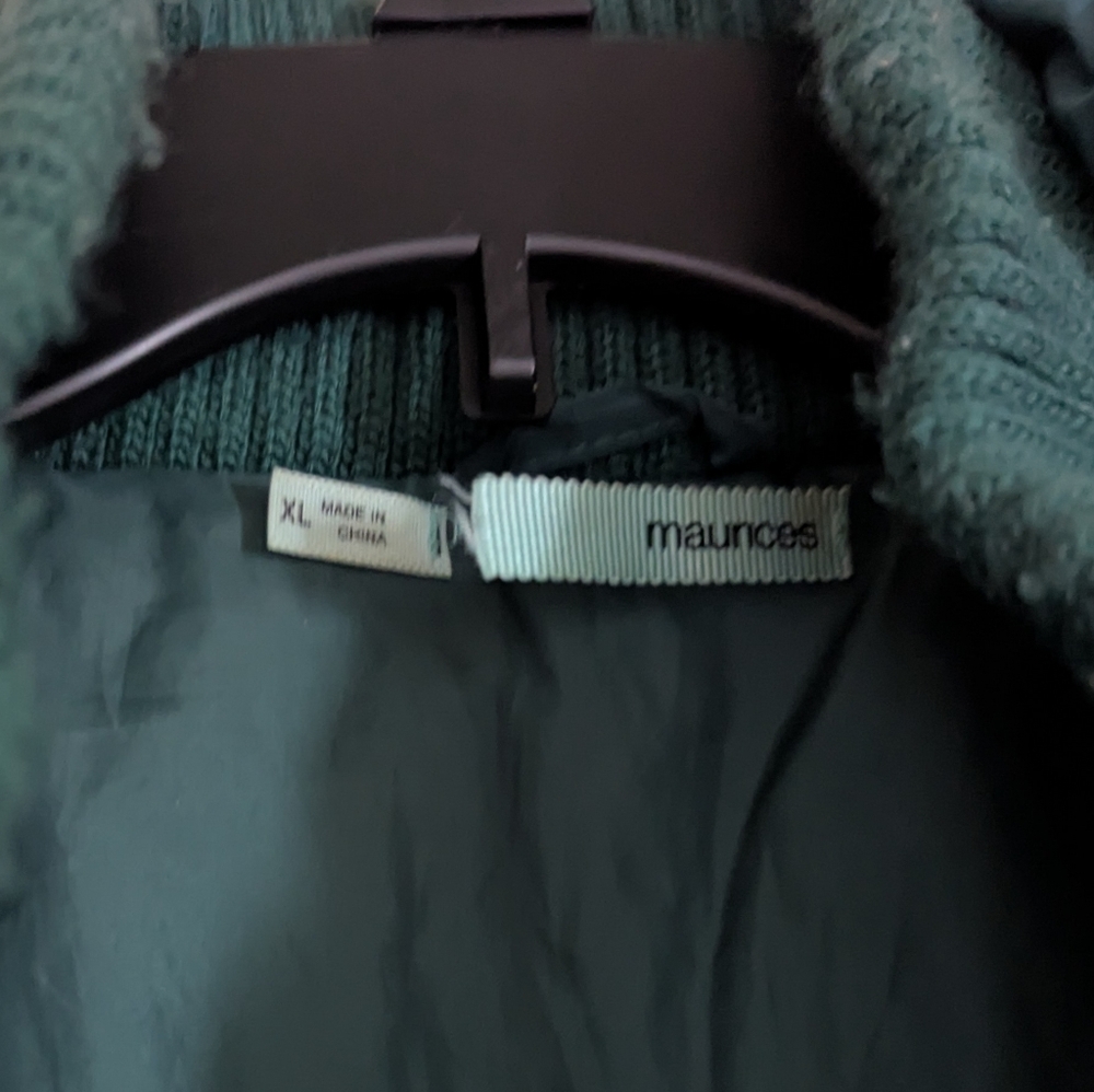 Vest - Picture 2 of 4